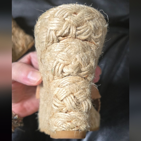 Michael Kors KORS Tan Wedge Women's Leather Sandals Sz7 - Picture 6 of 6